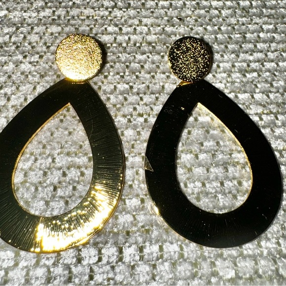 IRIS Earrings EMMA & CHLOE Gold Post Drop - Picture 4 of 6